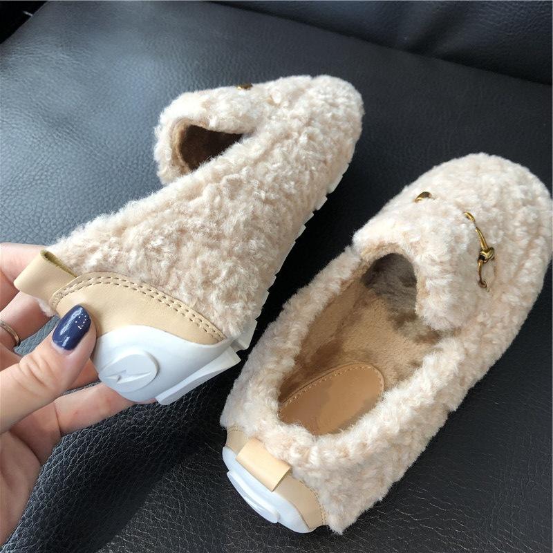 Cute furry Ankle Snowboots – Pure Fit Story